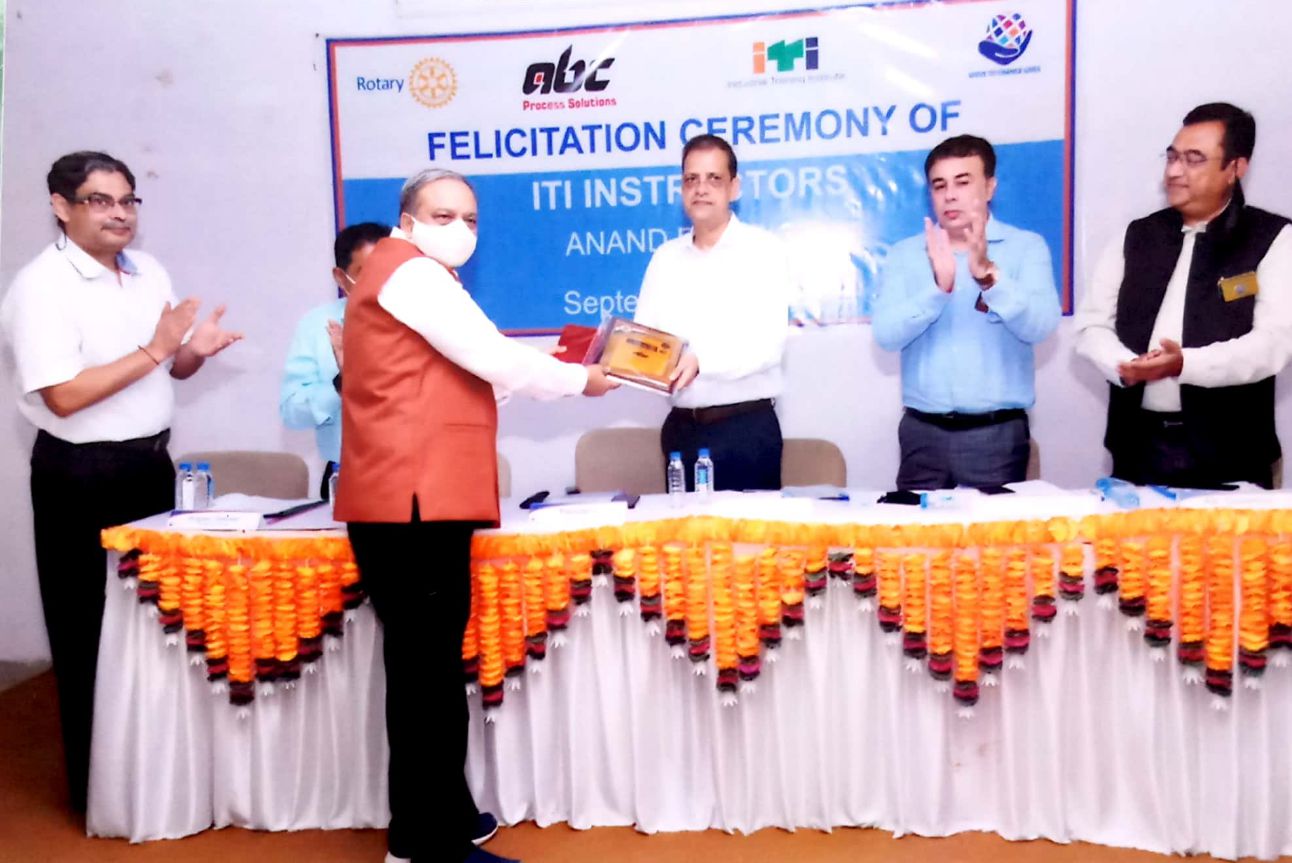 Anand ITI instructors felicitated on Teachers’ Day